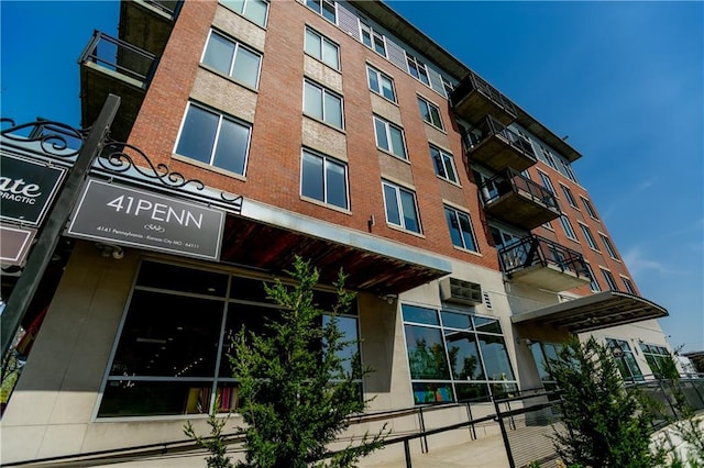 4141 Pennsylvania Ave Unit 304, Kansas City, MO 64111 - photo 1