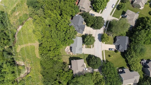 7642 N Atkins Pl, Kansas City, MO 64152 - aerial view of property's location with nearby suburban area