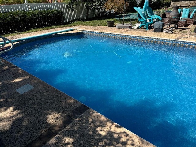308 E Arrow St, Marshall, MO 65340 - view of pool