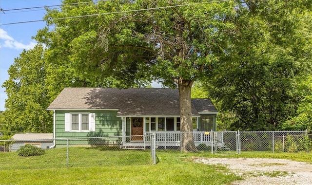 6608 N Edison Ave, Kansas City, MO 64151 - view of front facade featuring covered porch