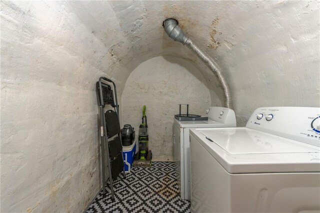 124 Wildwood St, Excelsior Springs, MO 64024 - washroom with tile patterned floors and washer and clothes dryer