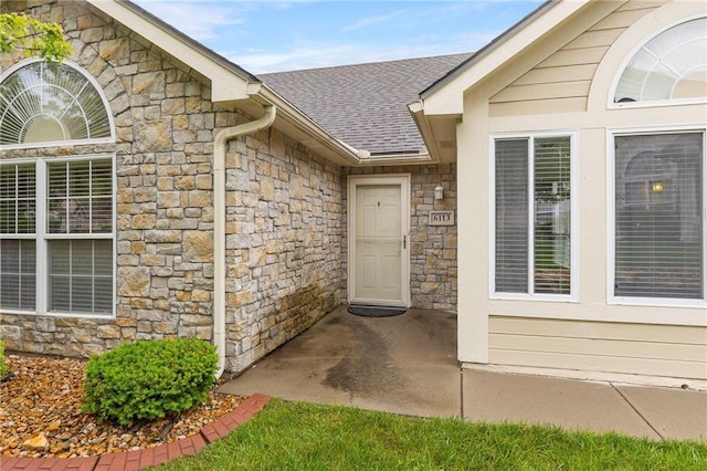 6113 NE Kensington Dr, Lees Summit, MO 64064 - photo 2