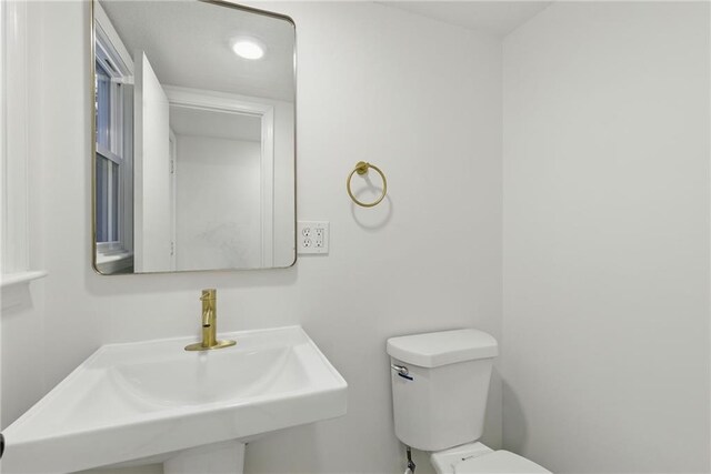 9303 Hayes Dr, Overland Park, KS 66212 - photo 20
