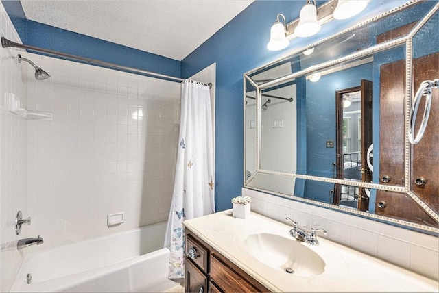 16519 E 53rd Street Ct, Independence, MO 64055 - full bathroom featuring shower / bathtub combination with curtain and vanity