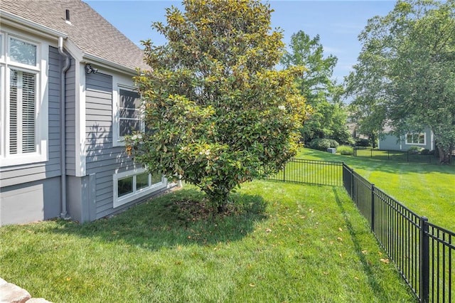 12428 Cambridge Cir, Leawood, KS 66209 - view of yard