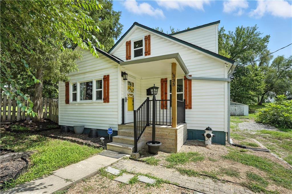 335 N Neconi Ave, Bonner Springs, KS 66012 - photo 1