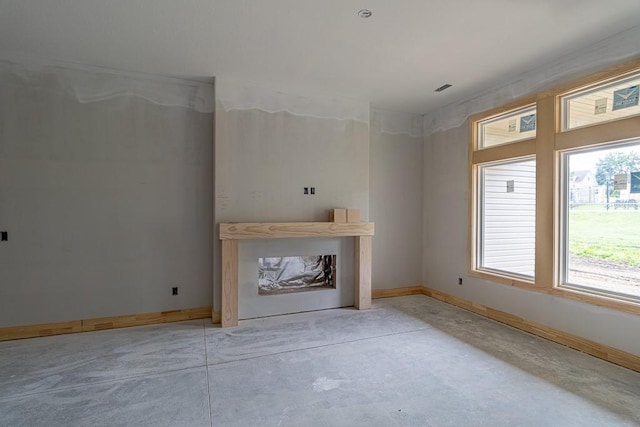 3000 Sheffield Ln, Saint Joseph, MO 64506 - unfurnished living room with concrete flooring