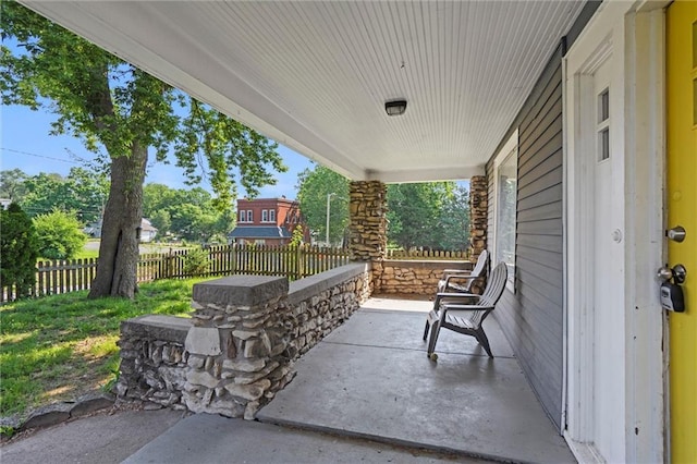 509 Pottawatomie St, Leavenworth, KS 66048 - view of covered porch