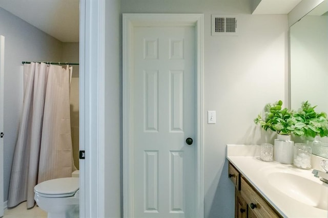13310 W 129th St, Overland Park, KS 66213 - full bathroom with vanity, toilet, and curtained shower