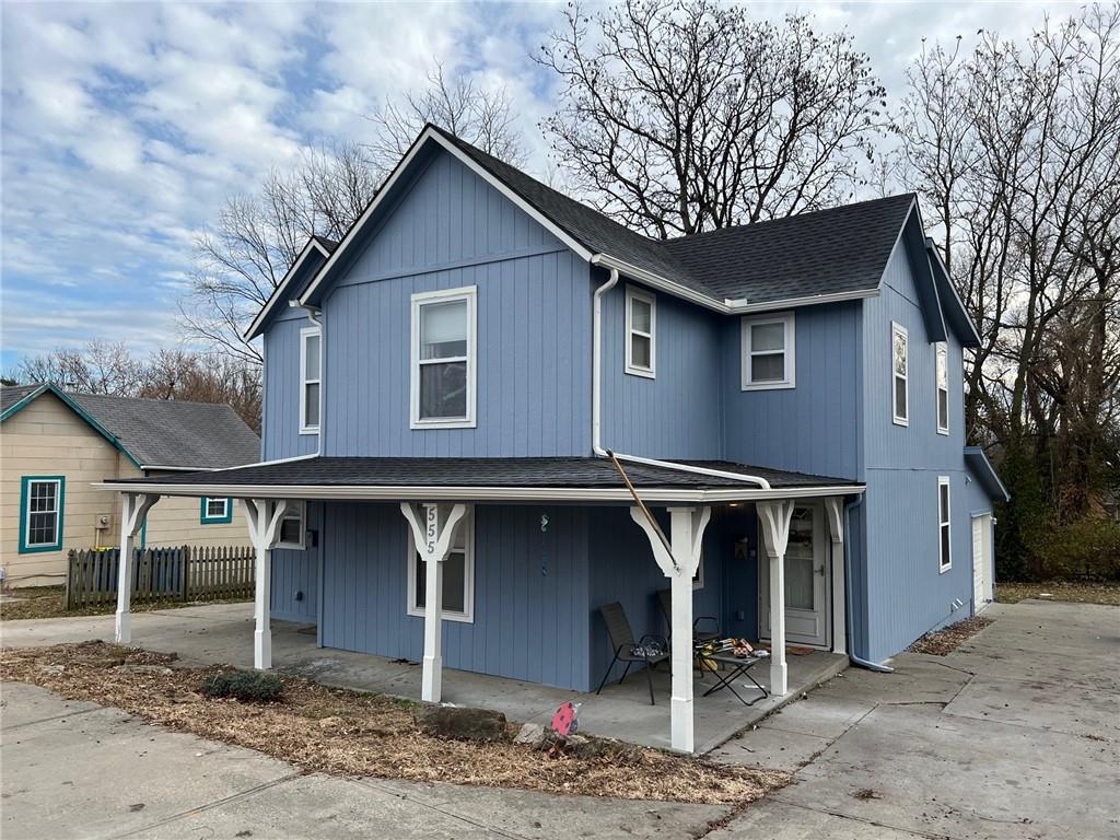 555 E Mill St, Liberty, MO 64068 - photo 1