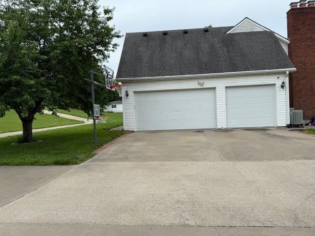 5604 Pleasant Ave, Saint Joseph, MO 64503 - garage featuring central AC unit
