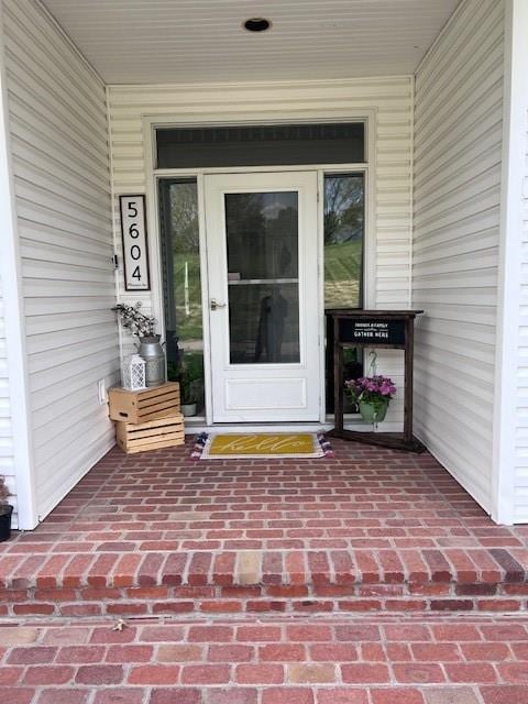 5604 Pleasant Ave, Saint Joseph, MO 64503 - view of exterior entry featuring covered porch
