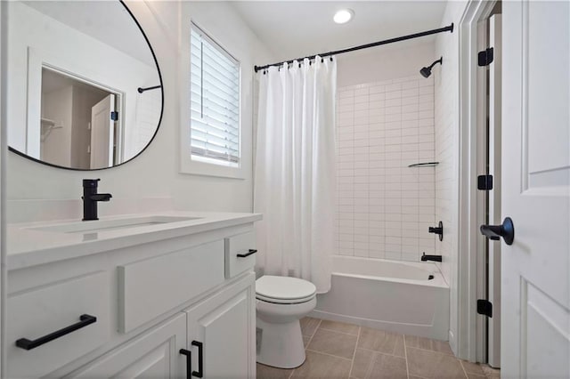 15318 W 172nd Pl, Olathe, KS 66062 - bathroom featuring vanity, shower / bath combo, toilet, and recessed lighting