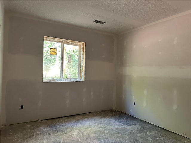 17162 S Hall St, Olathe, KS 66062 - unfurnished room featuring a textured ceiling