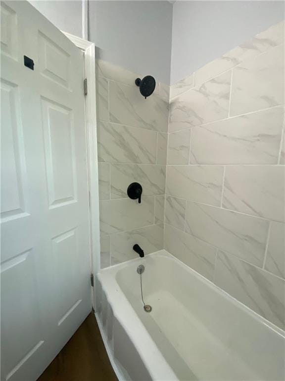 3208 E 31st St, Kansas City, MO 64128 - full bathroom with washtub / shower combination