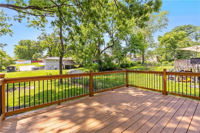 5317 NE 46th St, Kansas City, MO 64117 - deck with a lawn