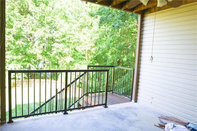 2404 Edmonds Ct, Columbia, MO 65203 - balcony with a ceiling fan