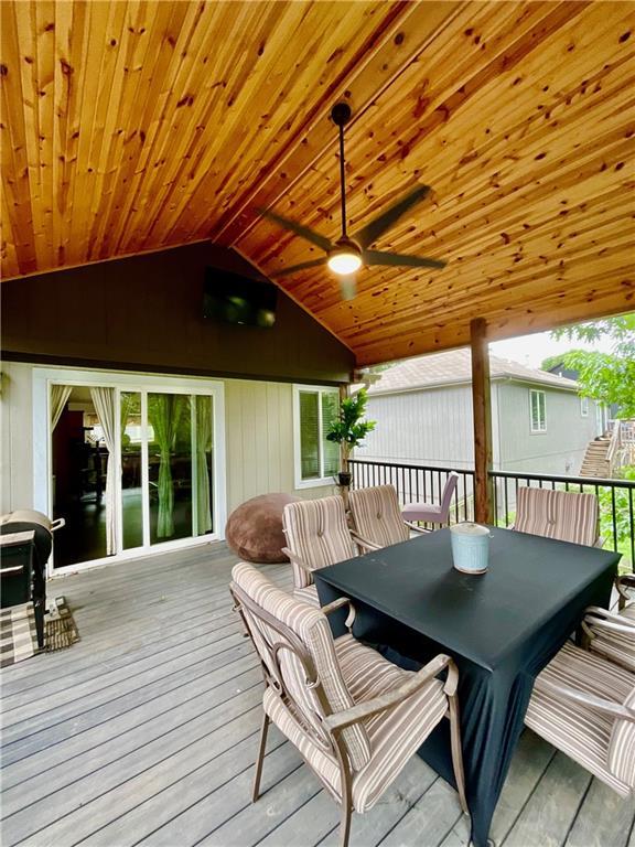 11601 N Manning Ave, Kansas City, MO 64157 - deck with outdoor dining space