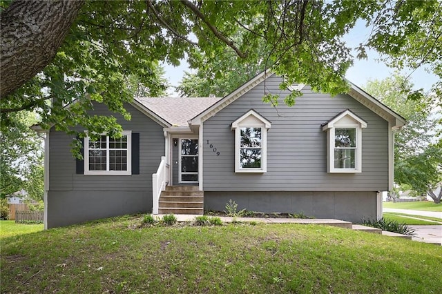 1609 NE Jade Ct, Lees Summit, MO 64086 - ranch-style home with a front yard