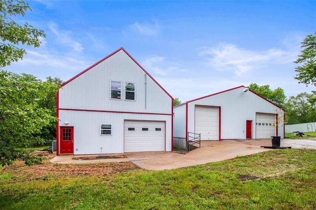 4188 Country Squire Ln, Oak Grove, MO 64075 - view of detached garage