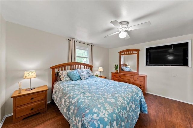 4400 Elledge Dr, Roeland Park, KS 66205 - bedroom featuring wood finished floors, baseboards, and a ceiling fan