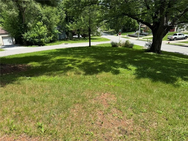 3006 S Santa Fe Rd, Independence, MO 64055 - view of green lawn