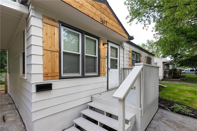 1617 N Pearl St, Independence, MO 64050 - entrance to property