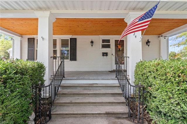 424 S Elm St, Ottawa, KS 66067 - entrance to property with covered porch