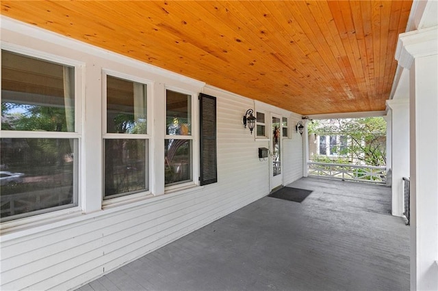 424 S Elm St, Ottawa, KS 66067 - view of porch