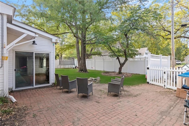 424 S Elm St, Ottawa, KS 66067 - view of patio / terrace