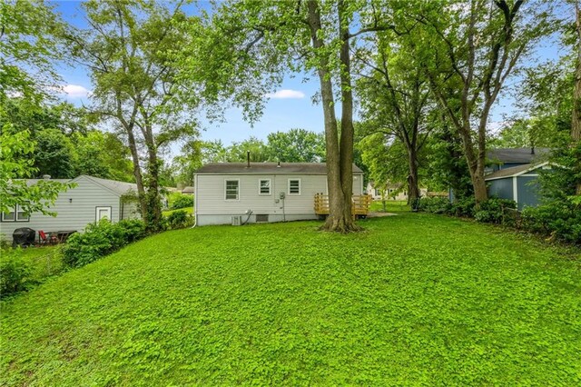 704 W 38th St N, Independence, MO 64052 - view of green lawn
