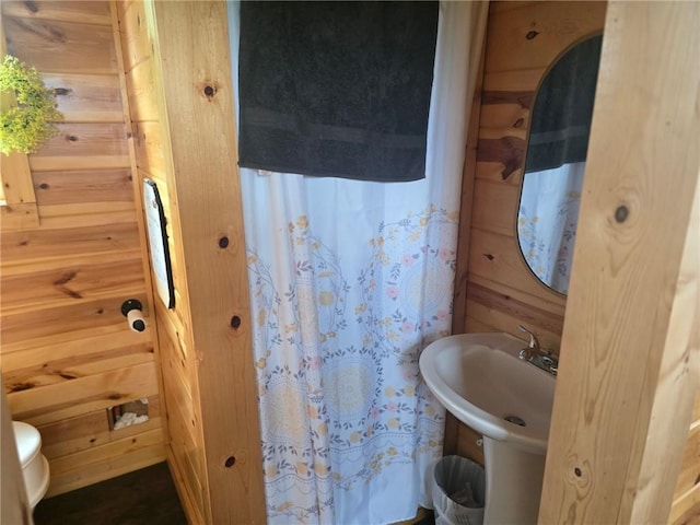 8050 SE Benner Lake Rd, Dearborn, MO 64439 - view of full bathroom