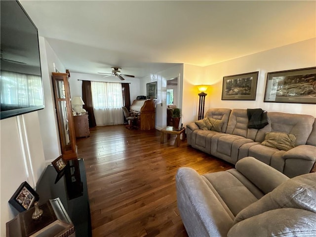 11500 Orchard Rd, Kansas City, MO 64134 - living area featuring wood finished floors and a ceiling fan