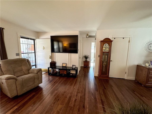 11500 Orchard Rd, Kansas City, MO 64134 - living area with dark wood-style floors