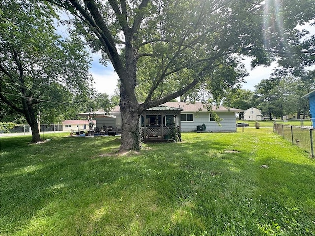 11500 Orchard Rd, Kansas City, MO 64134 - view of yard