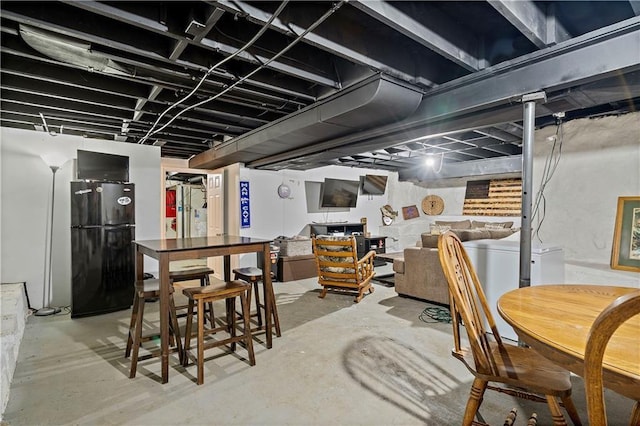 5112 Rock Creek Ln, Mission, KS 66205 - finished below grade area featuring freestanding refrigerator