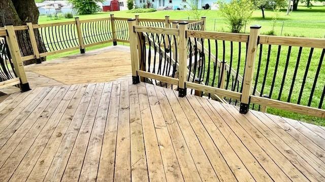 1636 S Poplar St, Ottawa, KS 66067 - deck with a yard