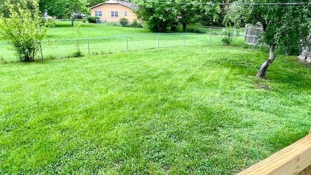 1636 S Poplar St, Ottawa, KS 66067 - view of yard featuring a view of countryside