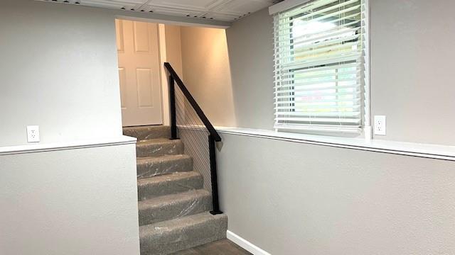 1636 S Poplar St, Ottawa, KS 66067 - stairway with baseboards