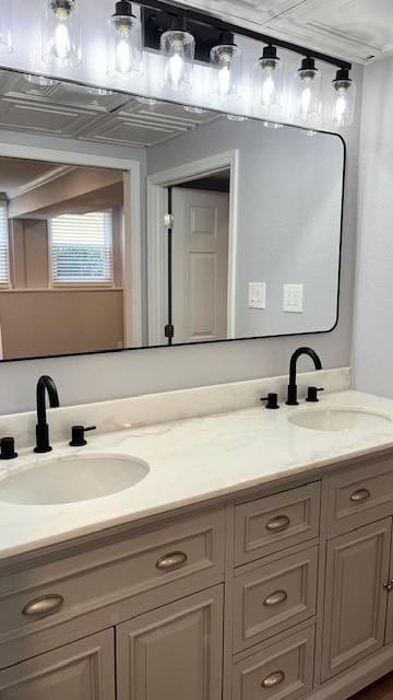 1636 S Poplar St, Ottawa, KS 66067 - full bath with double vanity