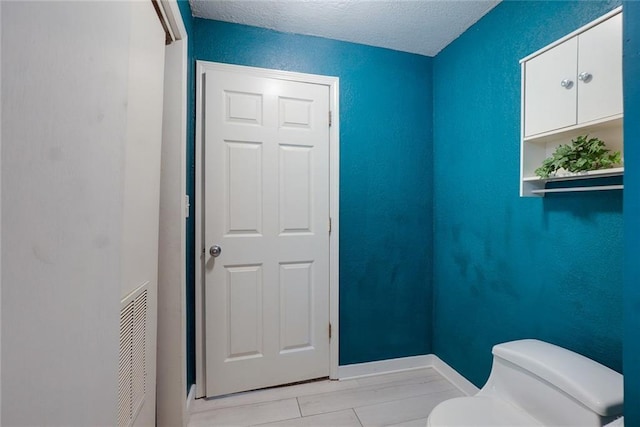814 E Hayward Ave, Independence, MO 64050 - bathroom featuring toilet