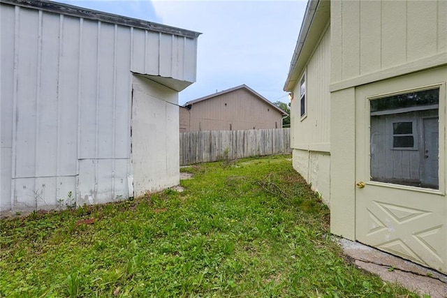 814 E Hayward Ave, Independence, MO 64050 - view of yard