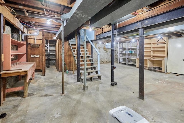 918 W 32nd Ter, Kansas City, MO 64111 - unfinished below grade area featuring stairs