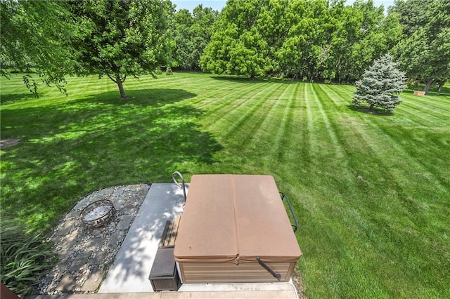 1908 Pine Ridge Dr, Leavenworth, KS 66048 - view of grassy yard