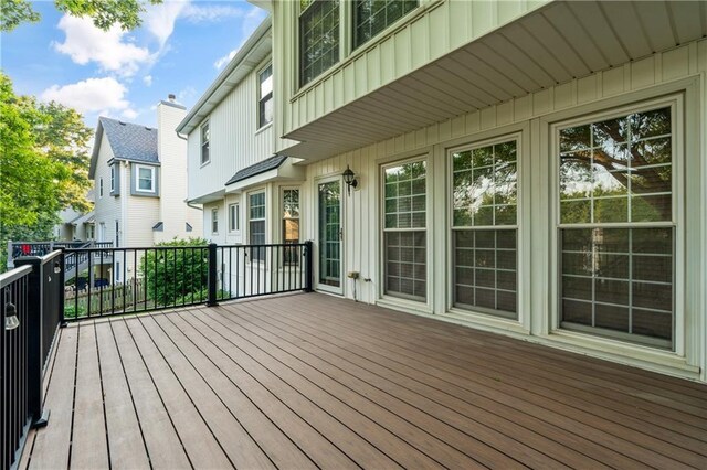 8541 Oakview Dr, Lenexa, KS 66215 - view of deck
