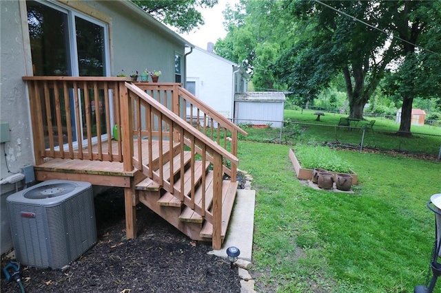 5904 N Howard Ave, Gladstone, MO 64118 - view of yard featuring central AC unit