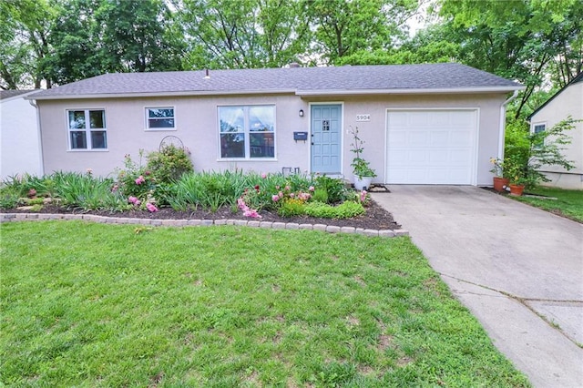5904 N Howard Ave, Gladstone, MO 64118 - ranch-style house featuring a front yard, stucco siding, and a garage