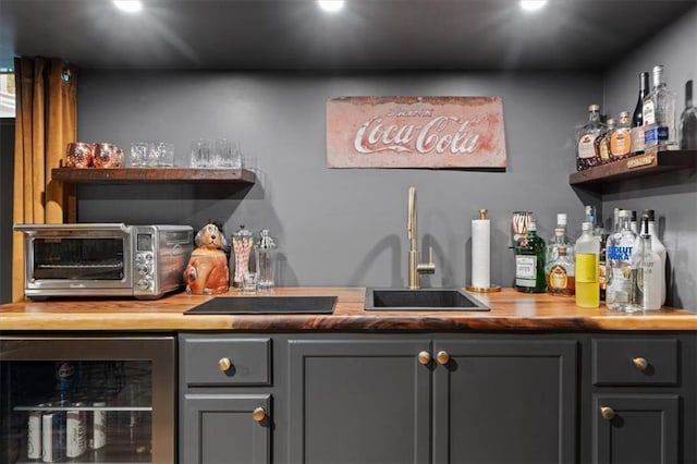 4325 W 112th St, Leawood, KS 66211 - indoor wet bar with wine cooler and recessed lighting