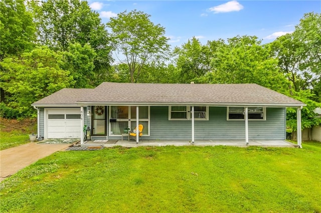 808 NE 62nd St, Gladstone, MO 64118 - ranch-style house featuring a garage, concrete driveway, a front lawn, and a porch