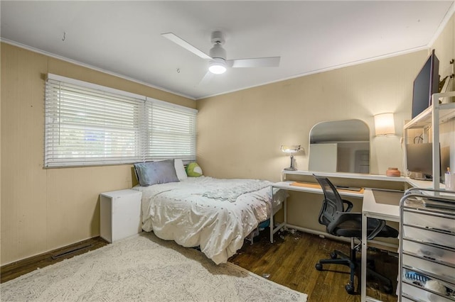 808 NE 62nd St, Gladstone, MO 64118 - bedroom with wood finished floors, ornamental molding, ceiling fan, and a desk